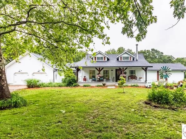 136 NE 901p Rd, Clinton, MO 64735