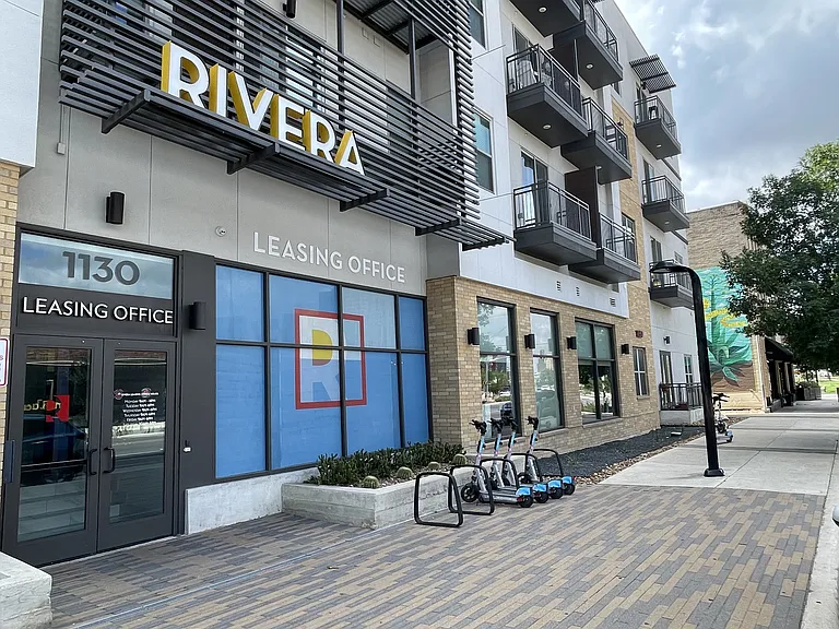 Rivera on Broadway Apartments — Photo 54