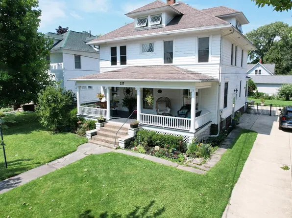 217 Center St, Huron, OH 44839