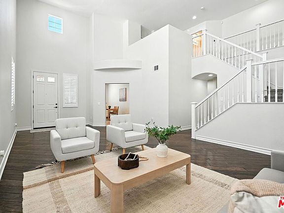 4th image of 23933 Francisco Way
