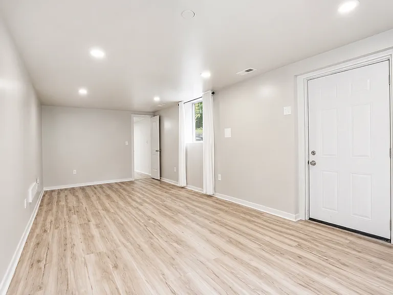 8912 E Plain Dr — Photo 18