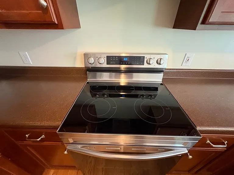 435 Pickens Ct — Photo 4