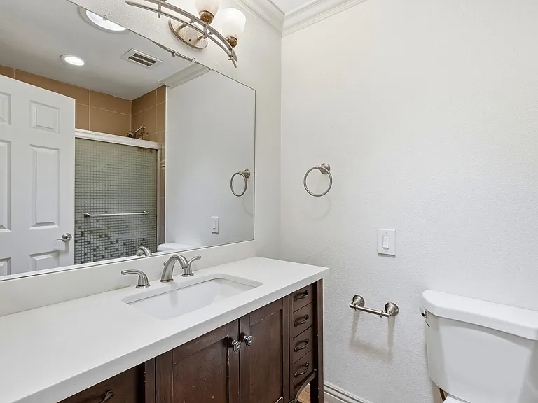 325 Goshen Ct — Photo 18