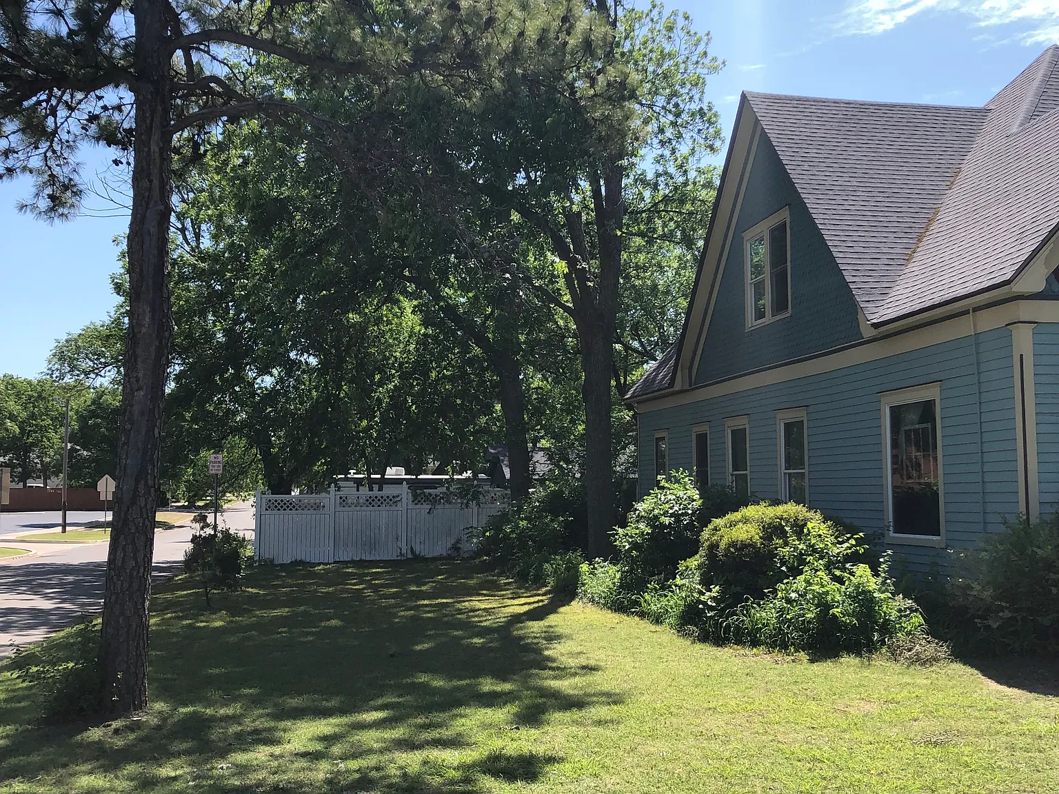 3 bed, 2900 sqft, $2,000 — Photo 3