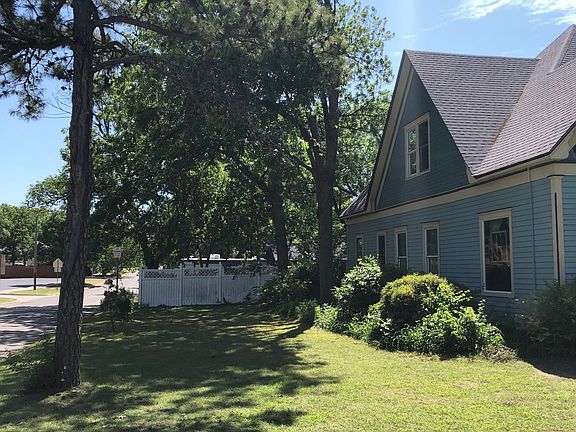 3rd image of 721 N Peters Ave