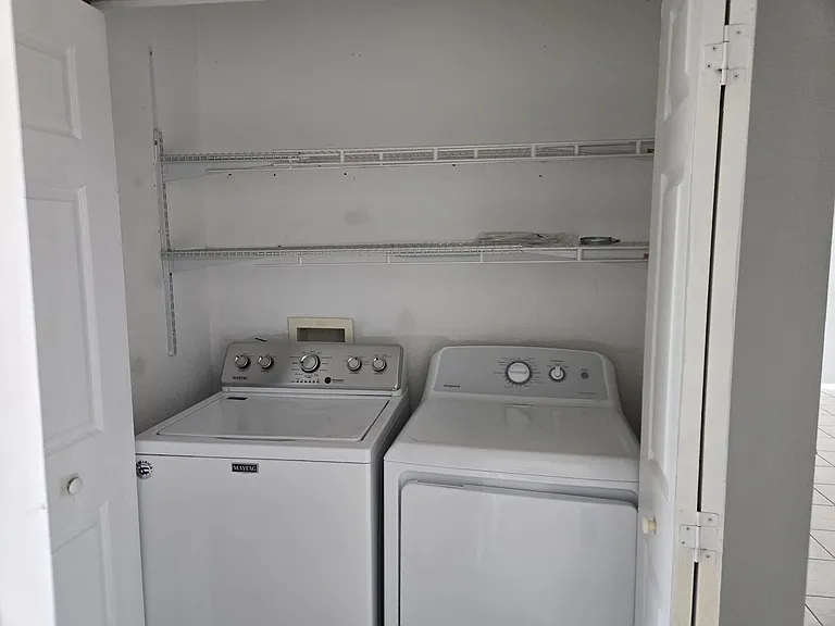 2319 Prime Cir #B — Photo 7