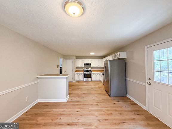 5th image of 3193 Pinto Dr