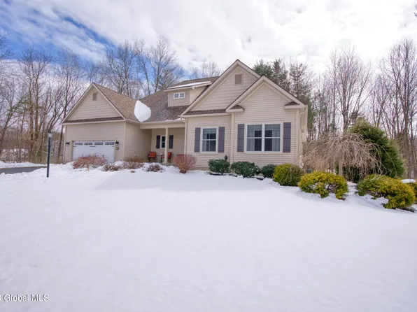 13 Prospect Point Lane, Clifton Park, NY 12065