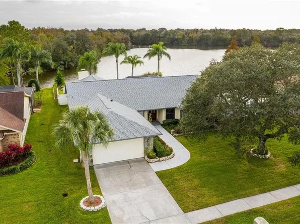 701 Pinewalk Dr, Brandon, FL 33510