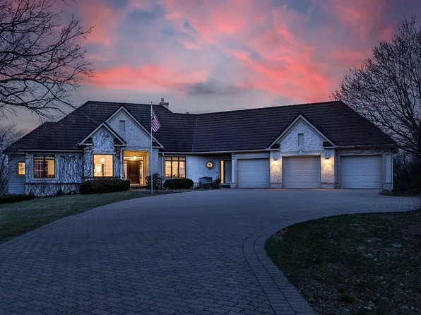 5029 Overlook Cir, Bloomington, MN 55437