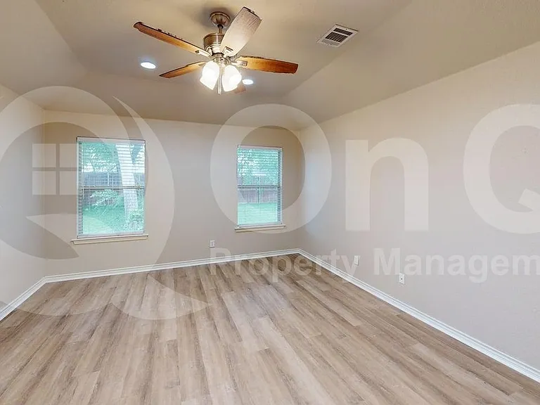 4828 Curzon Ave — Photo 8