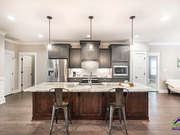 5th image of 216 Rustic Live Oak Trl