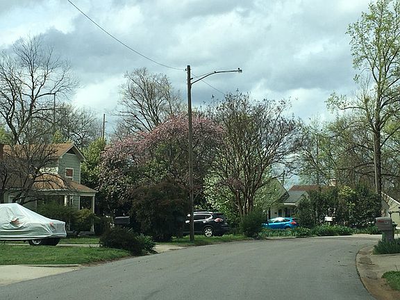 5th image of 2025 Vanderbilt Dr SW