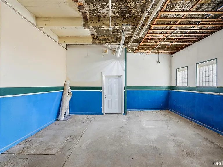 436 E Milwaukee St — Photo 22