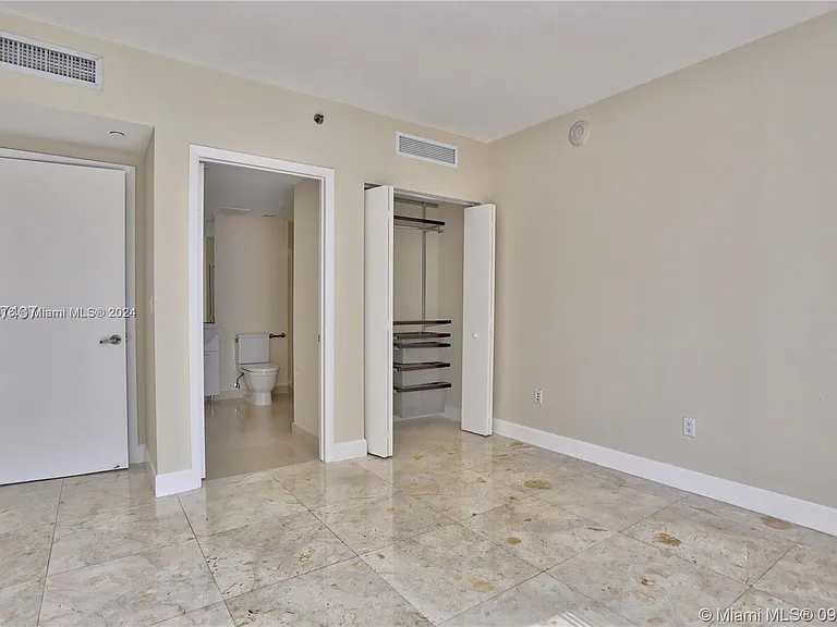 495 Brickell Ave #2010 — Photo 10