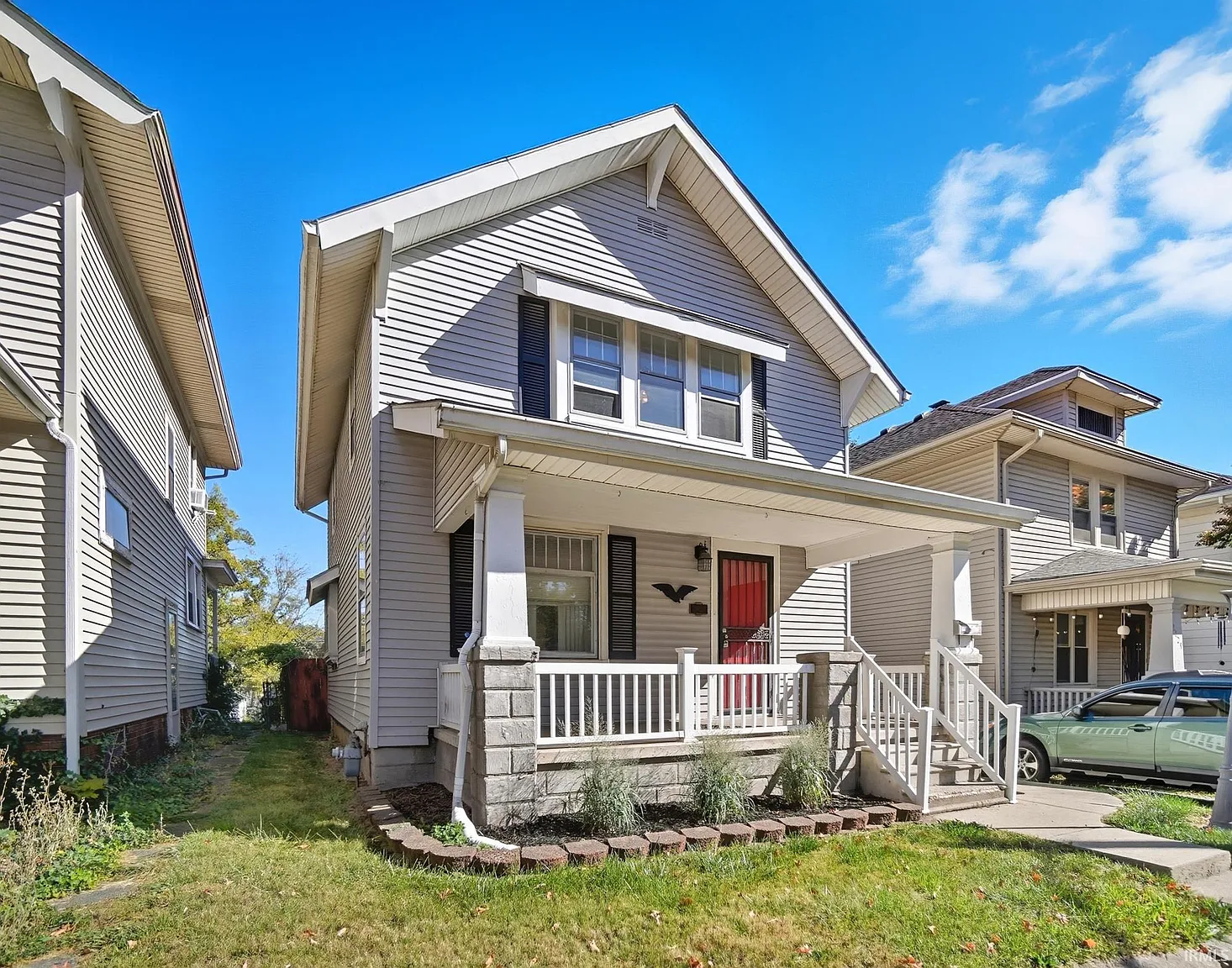 2027 Thompson Ave photo 1