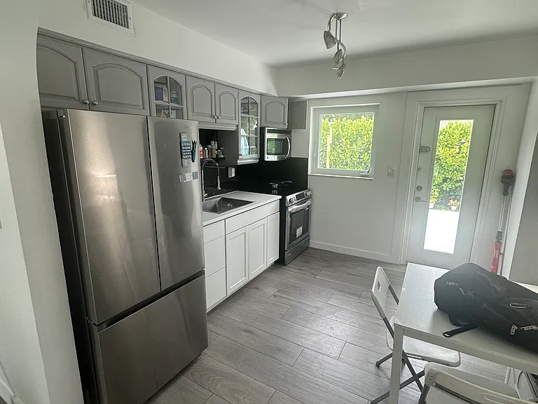 2304 SE 13th Ct — Photo 5
