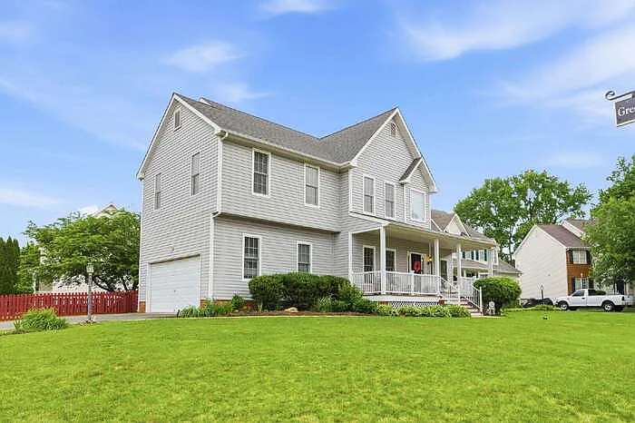 607 Green Garden Cir — Photo 3