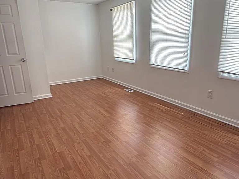 3368 Longbow Ct — Photo 18