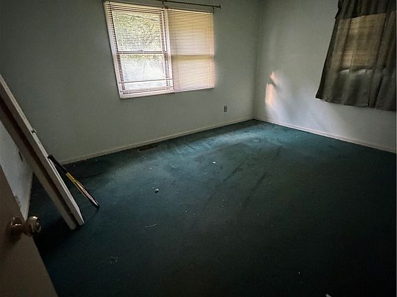 3rd image of 279 Hidden Valley Rd