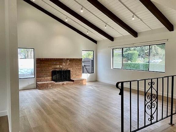 2nd image of 515 Calle Alamo