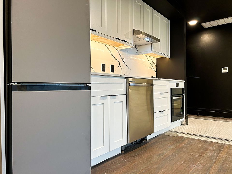 1st image of 405 N Saint Marys St #902