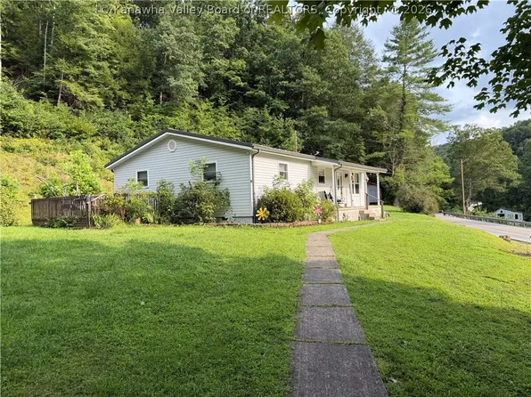 14963 Clay Hwy, Lizemores, WV 25125