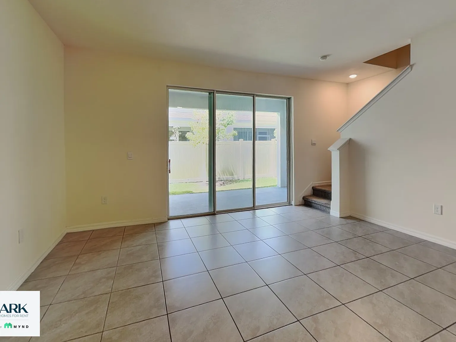 3 bed, 2.5 bath, 1673 sqft, $2,179 — Photo 3