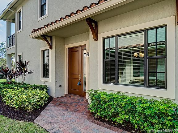 3rd image of 142 SW 127th Ave #142