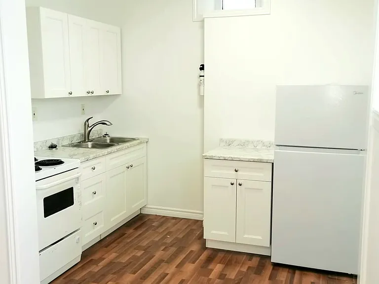314 Princess St — Photo 2