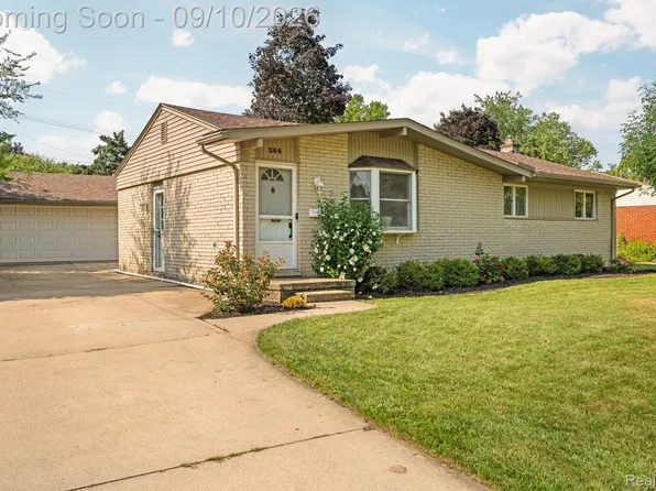 264 Nichols Dr, Saline, MI 48176