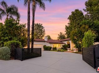 17615 Corinthian Dr, Encino, CA 91316