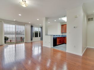 37 Lydia Dr, West New York, NJ 07093