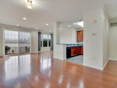 37 Lydia Dr, West New York, NJ, 07093