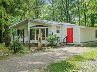 6040 Apple St, Johannesburg, MI 49751