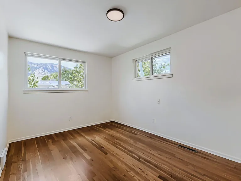 1290 Judson Dr — Photo 16