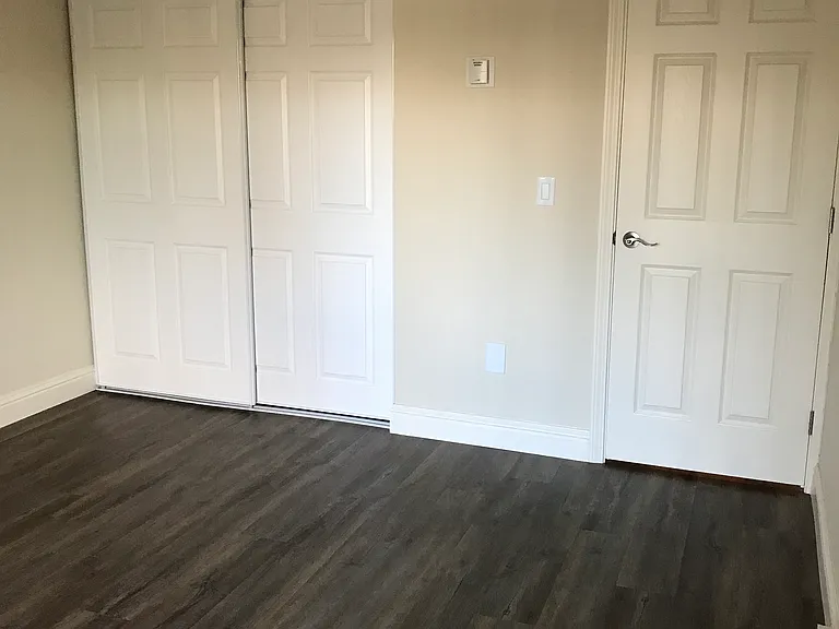 Regency Square Apartments — Photo 42