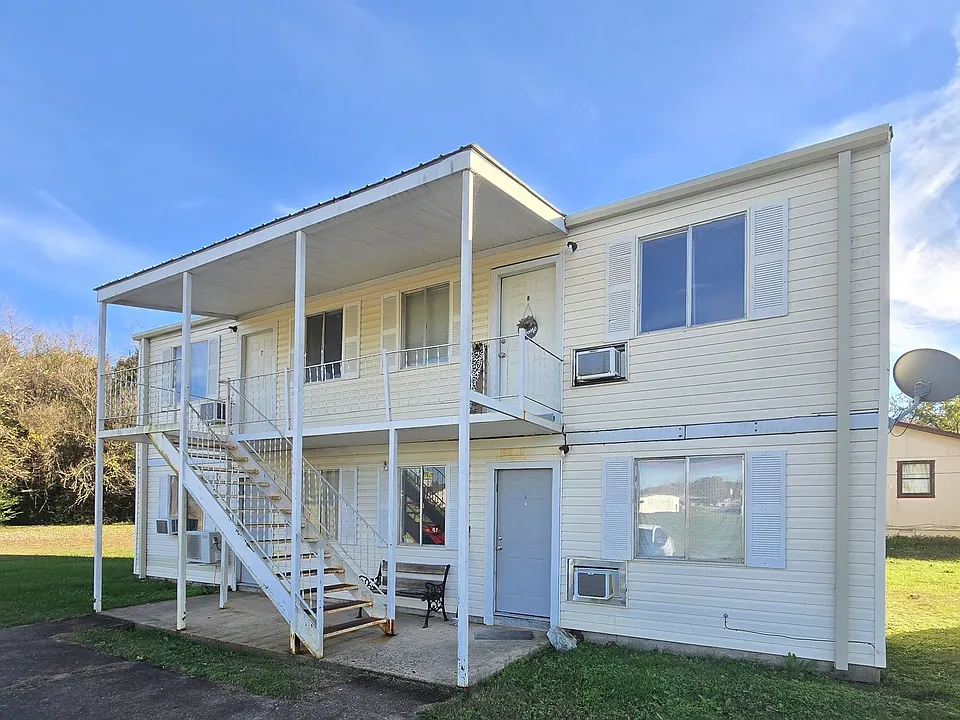 89 Moser St #3