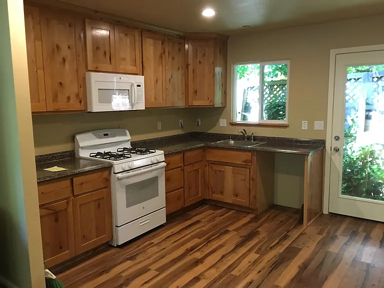 6322 Pine St #2 — Photo 4