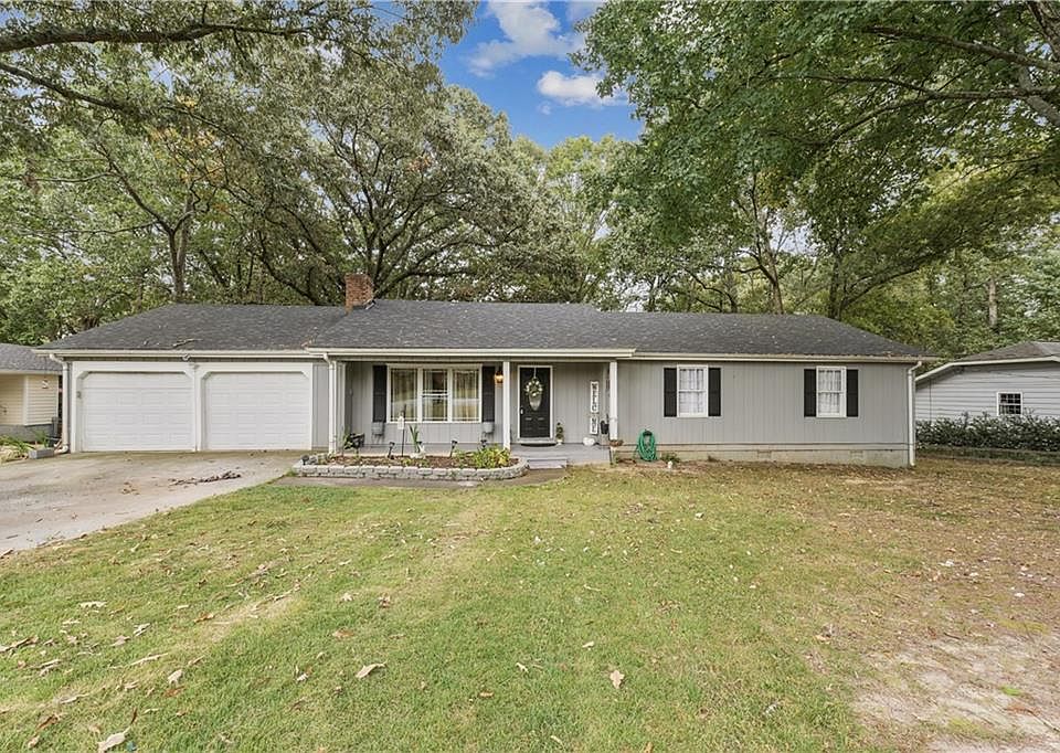 1st image of 2524 Springdale Dr