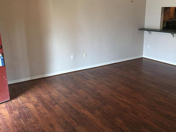 2nd image of 100 N Charles St APT 3