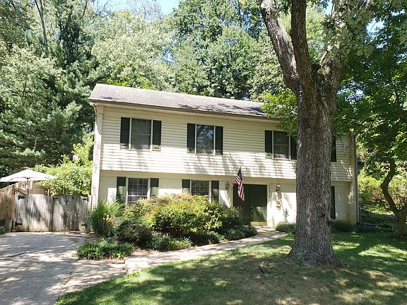 2nd image of 10316 Royal Rd