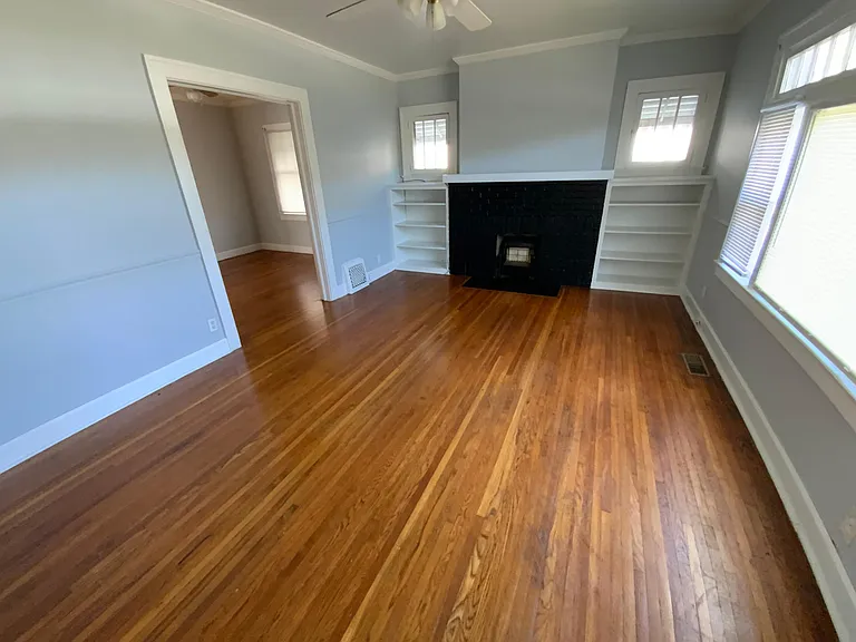 210 W Roselawn St — Photo 2