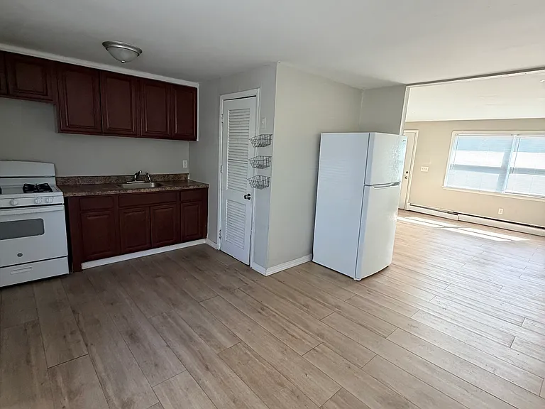 114 Fairmont Ave — Photo 2