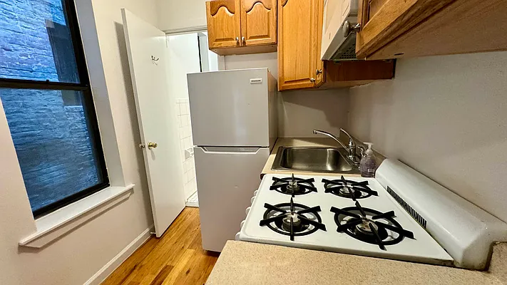 Rented by HOLTON REAL ESTATE INC. | media 10