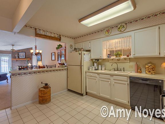 5th image of 8835 Castle Hill Dr NE #8