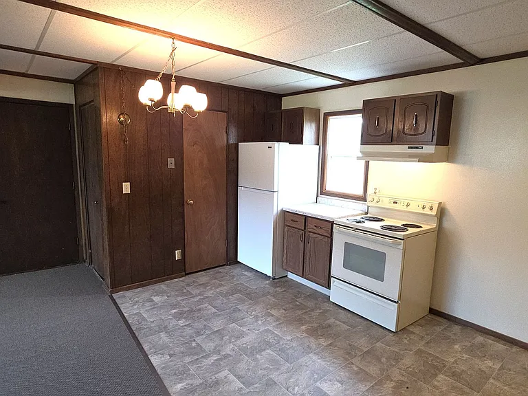 1733 Warwick Way — Photo 7