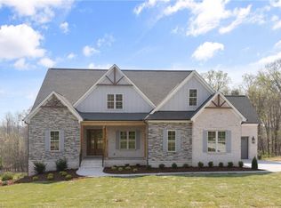 3973 Valley View Cir, Clemmons, NC 27012