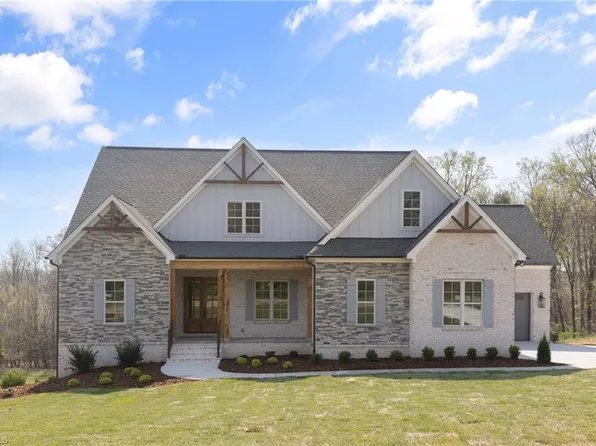 3973 Valley View Cir, Clemmons, NC 27012