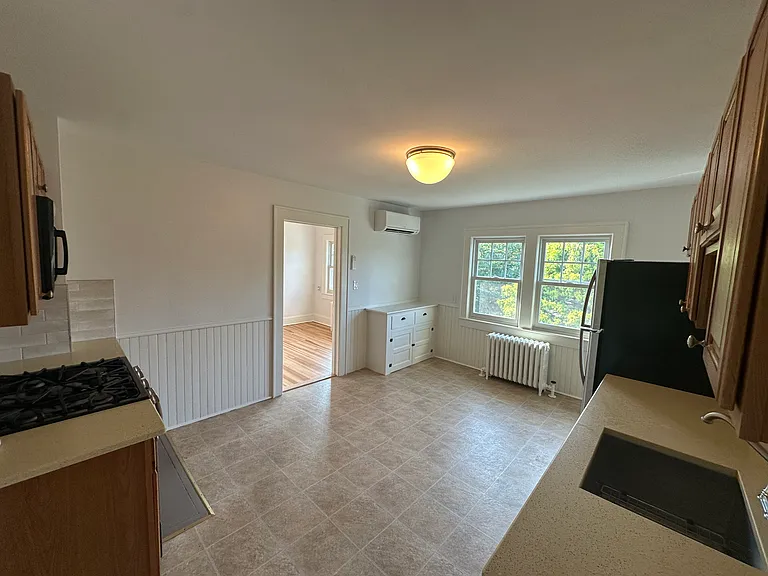 40 Smith St #2 — Photo 4